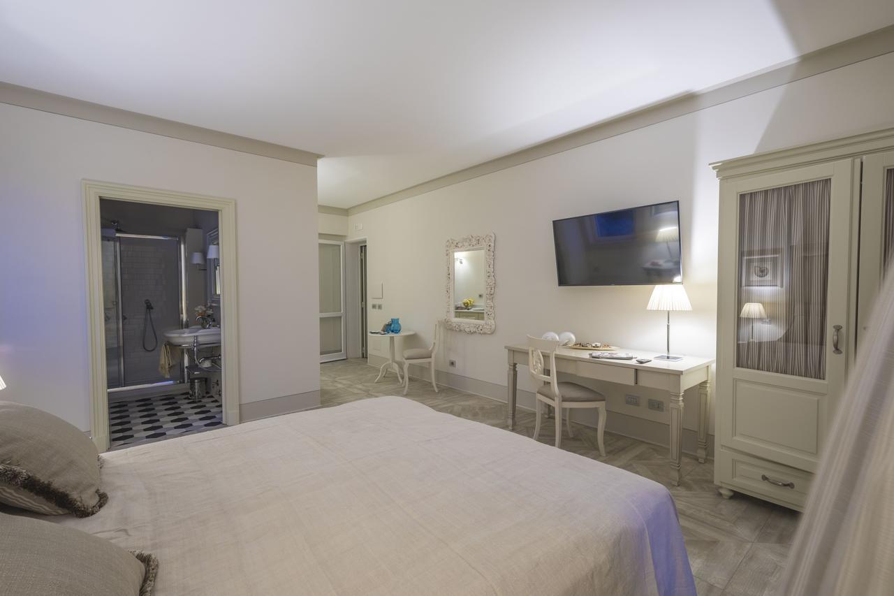 Maridea Casa Vacanza- Le Alcove Sul Mare Suites Ponza Extérieur photo